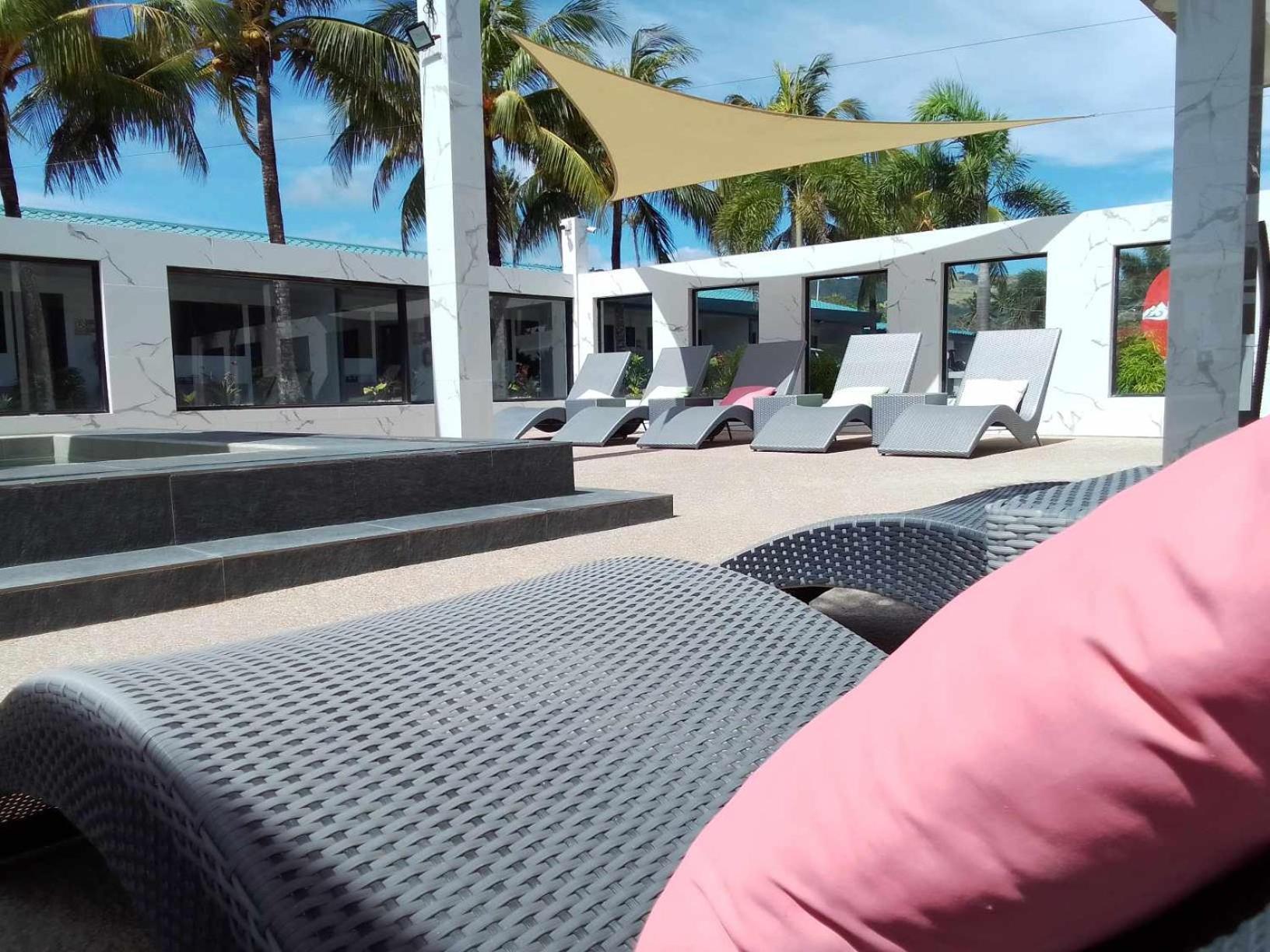 Cave Beach Resort Boutique Luxury Accomodation Dingalan Exterior photo